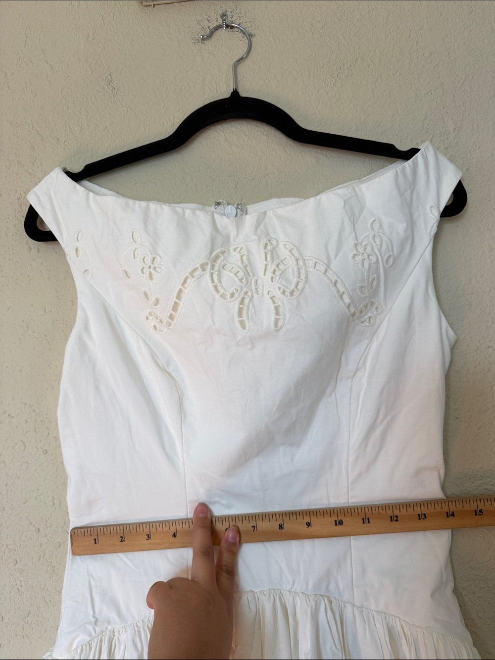 House of CB Lauren White Cotton Broderie Anglaise Boat Neck NWOT size M - Picture 10 of 11